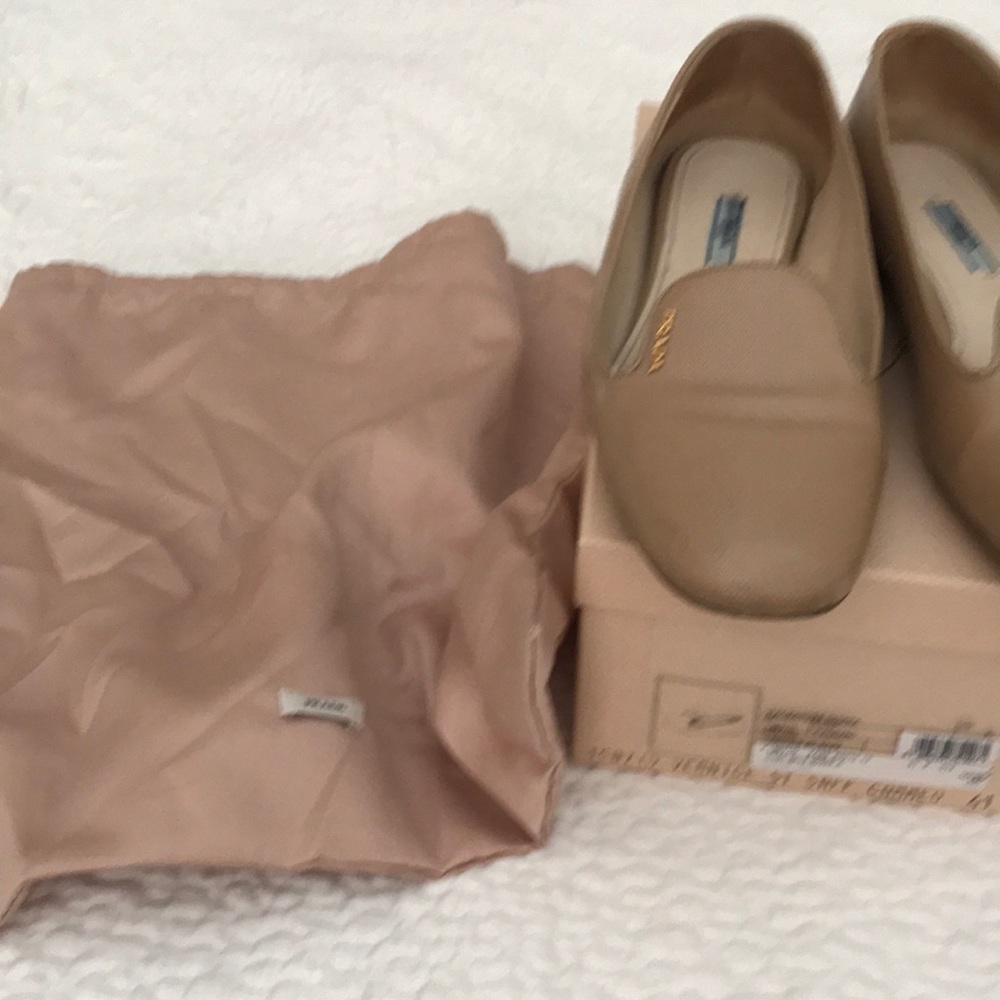 Prada flat - Picture 7 of 11